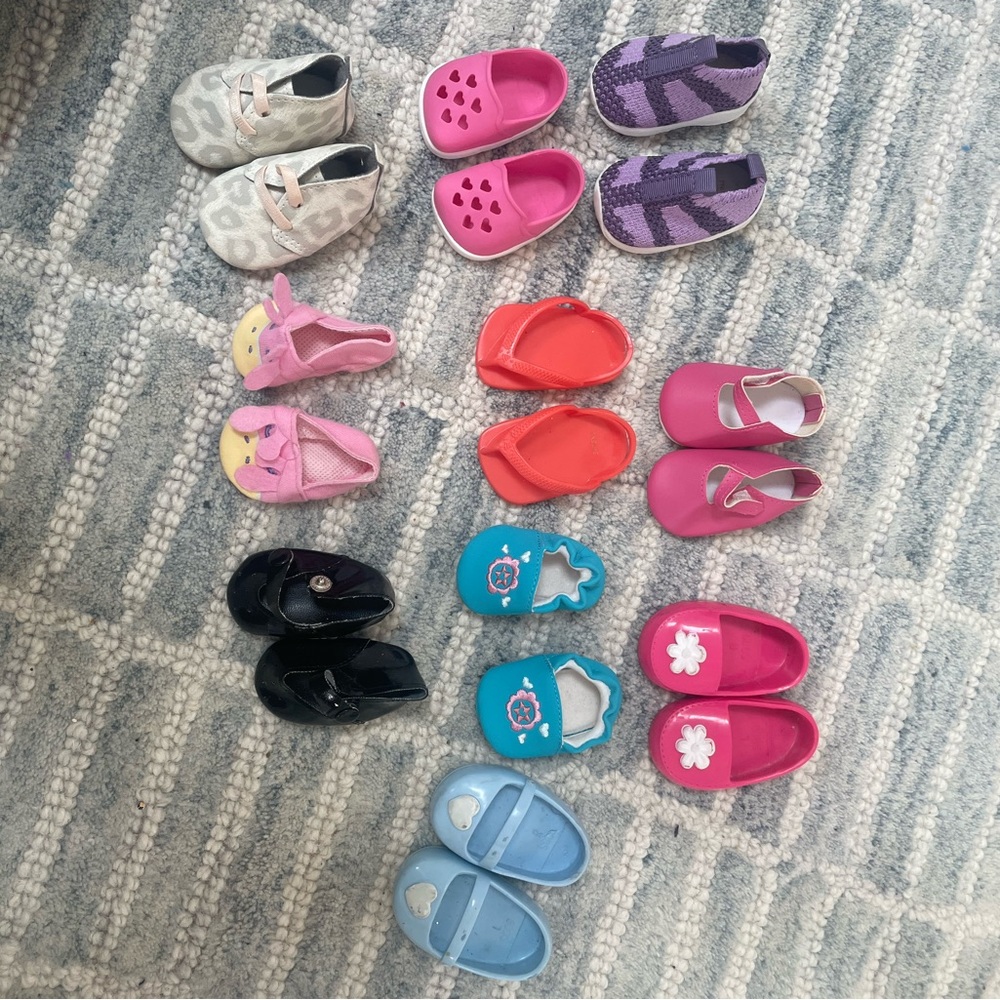 10 pairs of shoes for 18" American Girl dolls